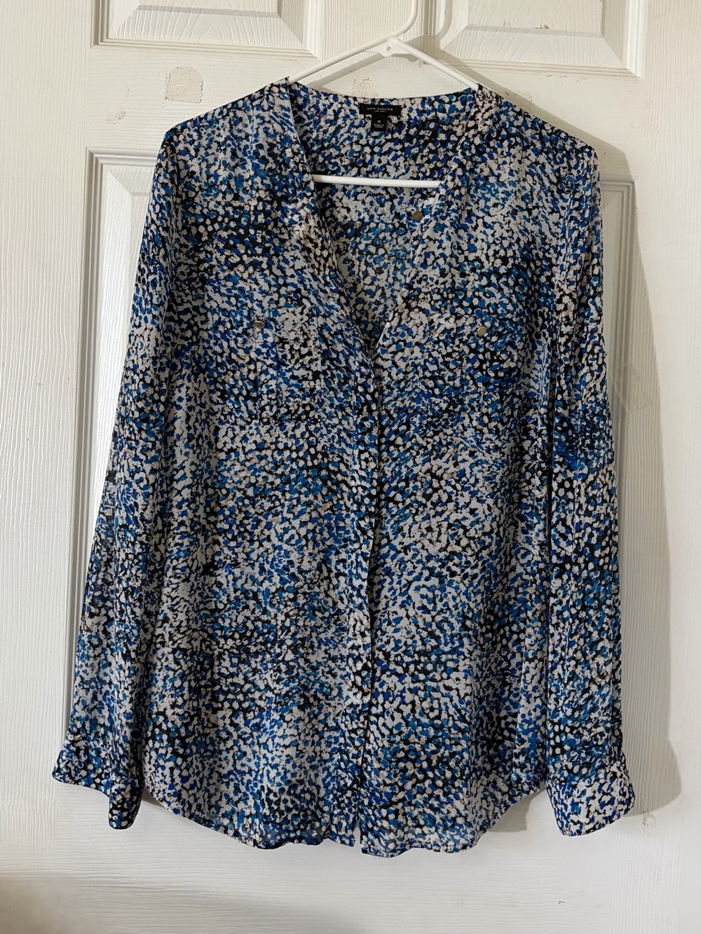 Ann Taylor Blue Multi-Print Round Neck Blouse Roll tab sleeve Button Down Sz  8